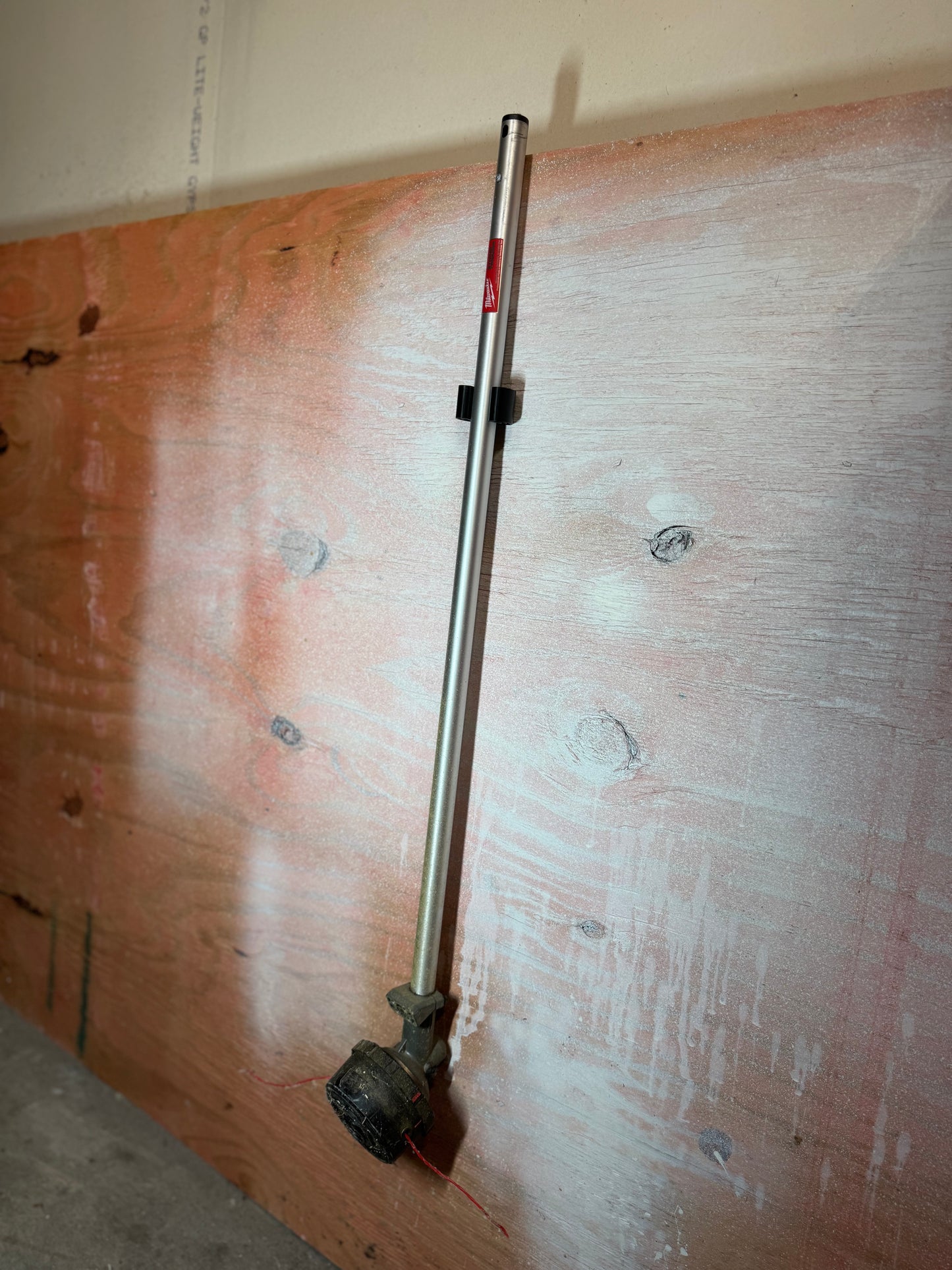 Milwaukee Blower & Weed Eater Wall Mount Kit – Secure Wall Hanger + FREE Attachment Holder