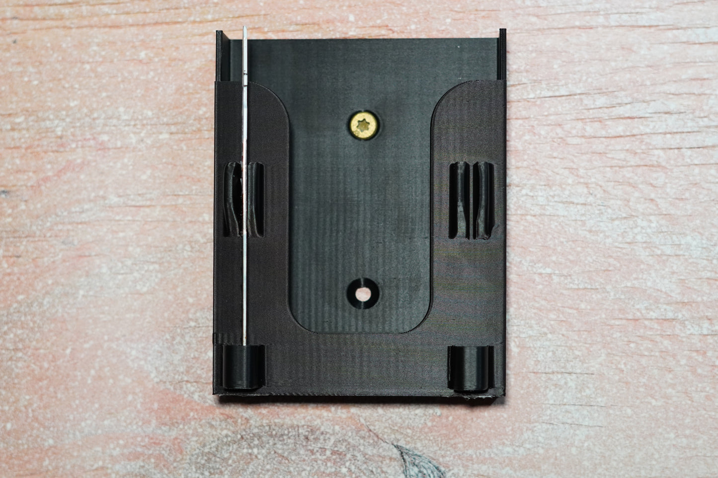 Wall-Mounted Milwaukee M18 Jigsaw Holder with Blade Slots – 3D Printed Organizer