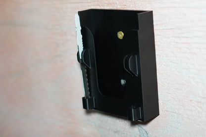 Wall-Mounted Milwaukee M18 Jigsaw Holder with Blade Slots – 3D Printed Organizer